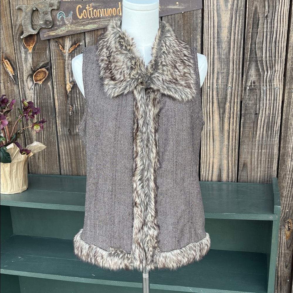Multiples Brown Herringbone faux fur vest size Small